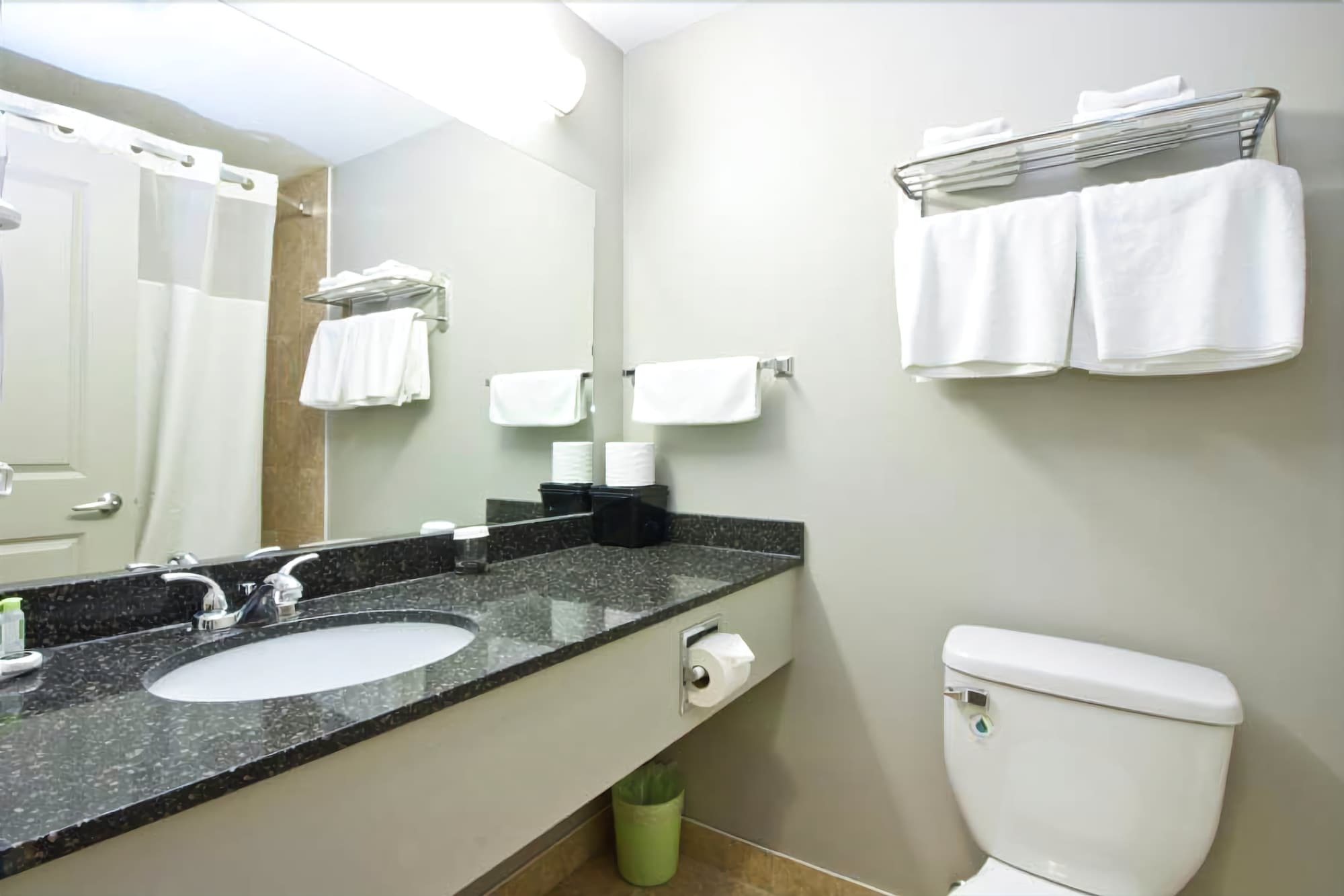 Travelodge By Wyndham Kindersley Bagian luar foto