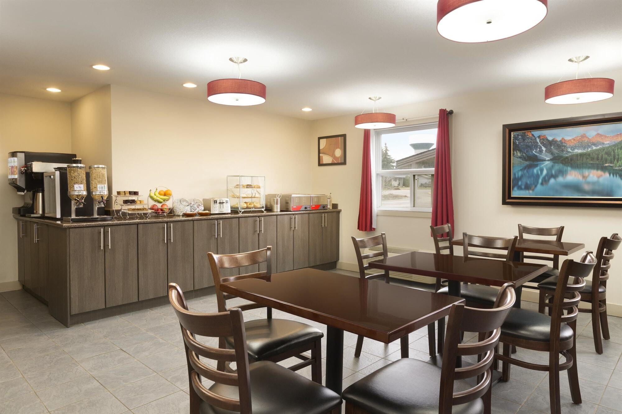 Travelodge By Wyndham Kindersley Bagian luar foto